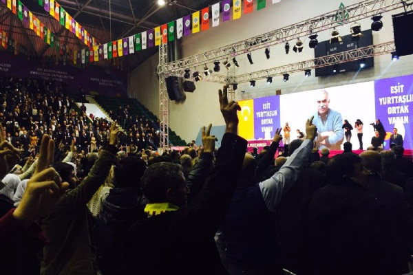 Kılıçdaroğlu HDP kongresine çelenk gönderdi