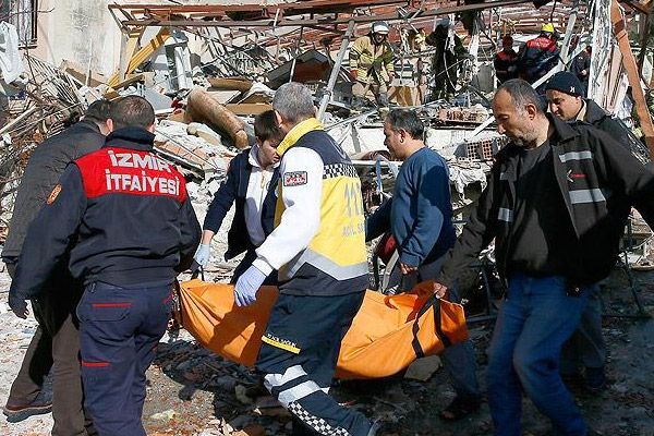İzmir'de patlama: 1 ölü, 2 yaralı