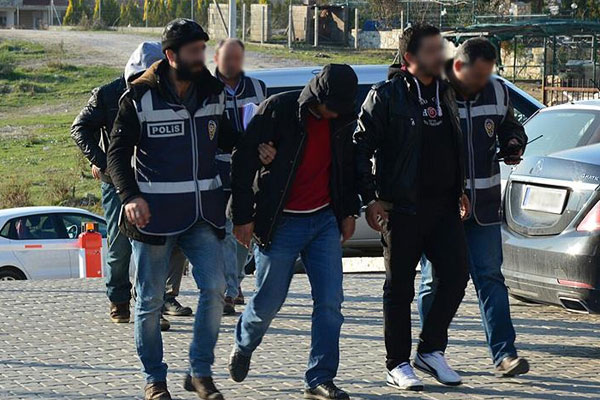 3 ilde göçmen kaçakçılığı operasyonu