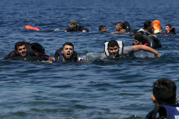 Mülteci çocuğa Kur'an'la veda