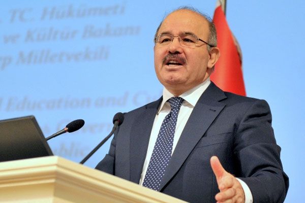 Çelik: Siyaset silaha esir olmamalı