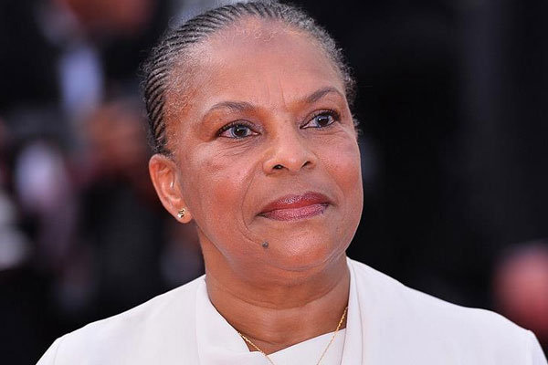 Fransa Adalet Bakanı istifa etti