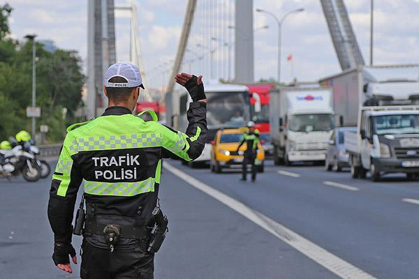 İstanbul trafiğinde günde 1,5 milyon lira ceza kesildi