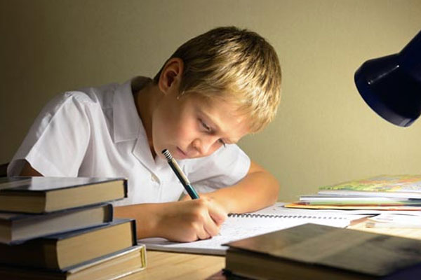 Öğrencilere ev ödevi verenlere soruşturma