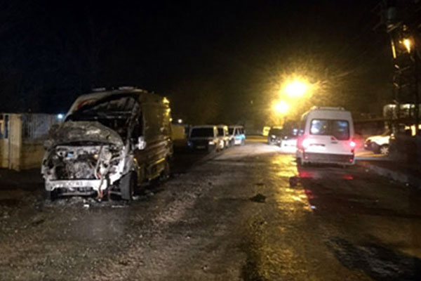 Park halindeki ambulans küle dondu