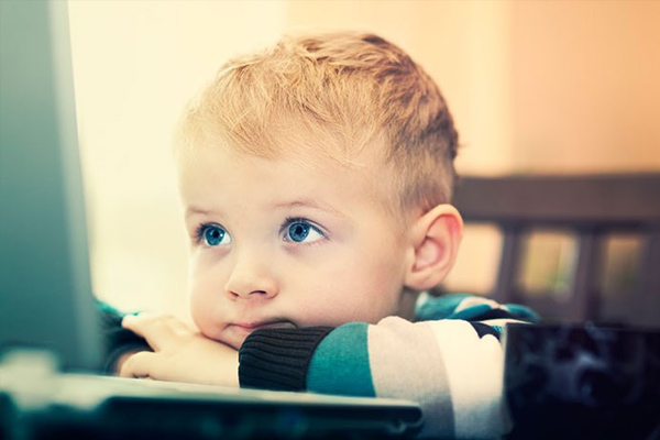 İsveç internete yaş sınırlaması getiriyor