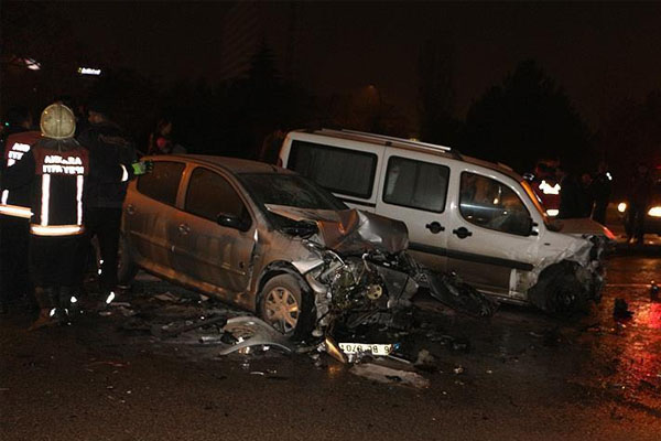 Ankara'da trafik kazası: 4 yaralı