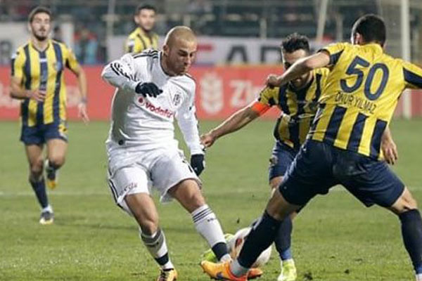 Kartal İzmir'de tura uçtu