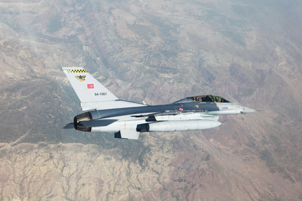 Pençe Harekatı'nda teröristlerin sığınakları imha edildi