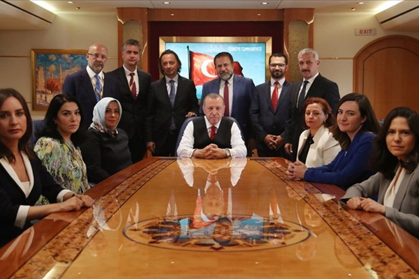 Erdoğan Türkiye'ye döndü