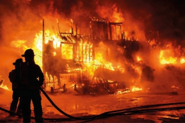 Alanya'da akaryakıt istasyonunda patlama