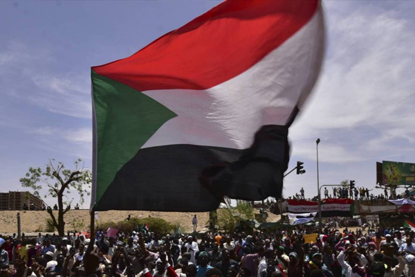 Sudan başsavcısı görevden alındı