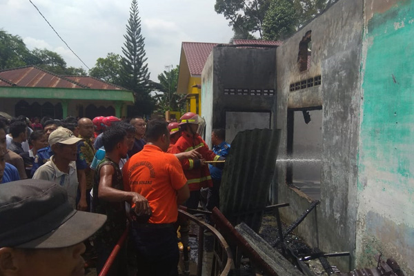 Endonezya'da çakmak fabrikasında yangın: 30 ölü