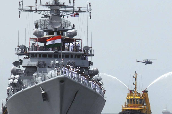 Hindistan, Körfez bölgesine iki savaş gemisi sevk etti