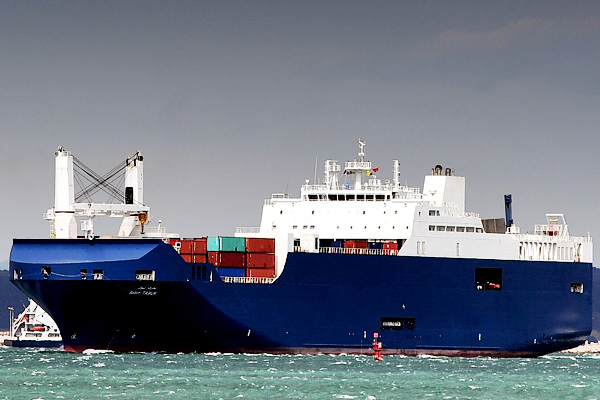 Marsilyalı işçiler Suudi Arabistan'a giden Fransa silahlarını taşımayı reddetti