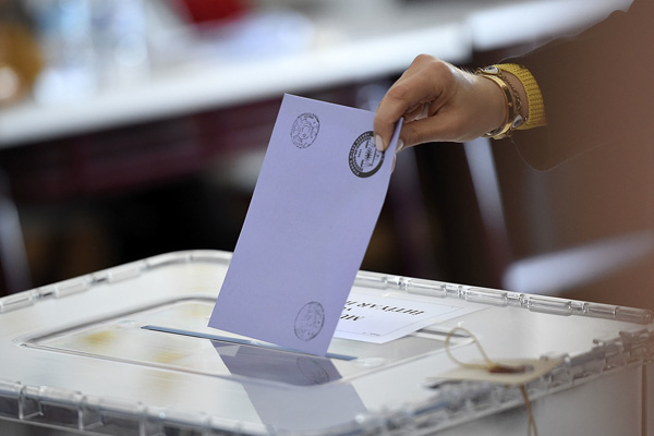 İstanbul seçimlerinde oy verme işlemi başladı