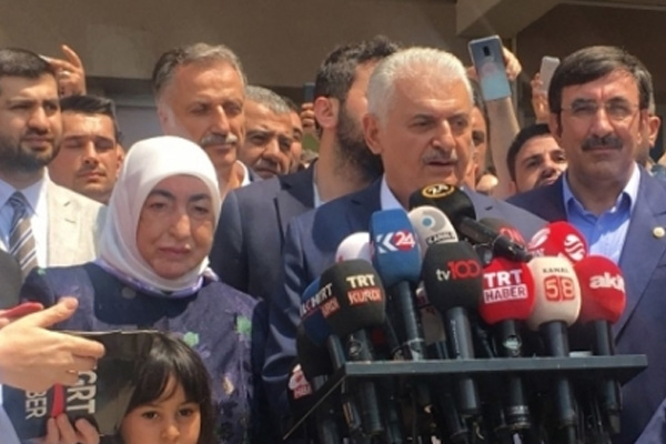 Binali Yıldırım, oyunu kullandı: Halkın verdiği karar başımız üstüne
