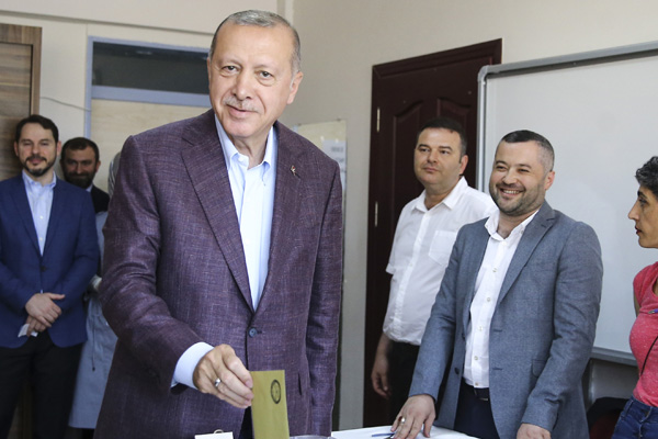 Cumhurbaşkanı Erdoğan oyunu kullandı