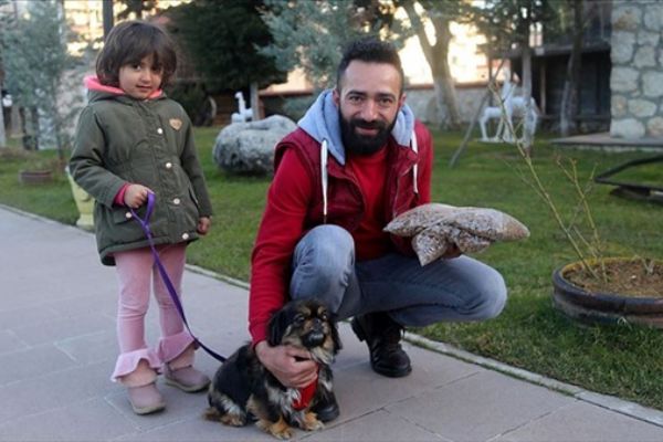 Fotoğraf çektirip ücretini mamayla ödüyorlar