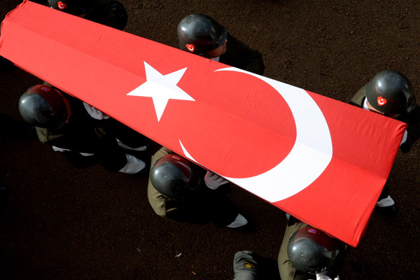 Hakkari'de çatışma: 1 asker şehit oldu