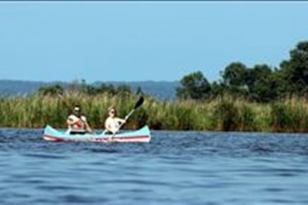 Longoz ormanlarında kano keyfi