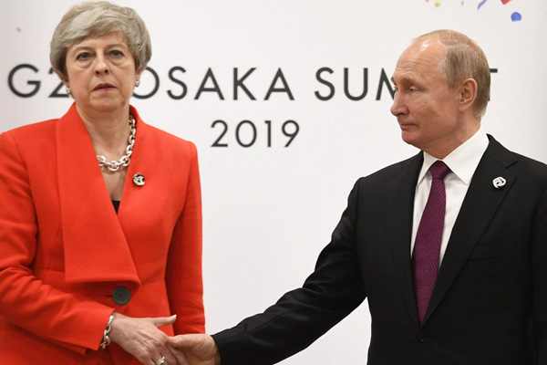 May’den Putin’e ‘sorumsuz’ çıkışı