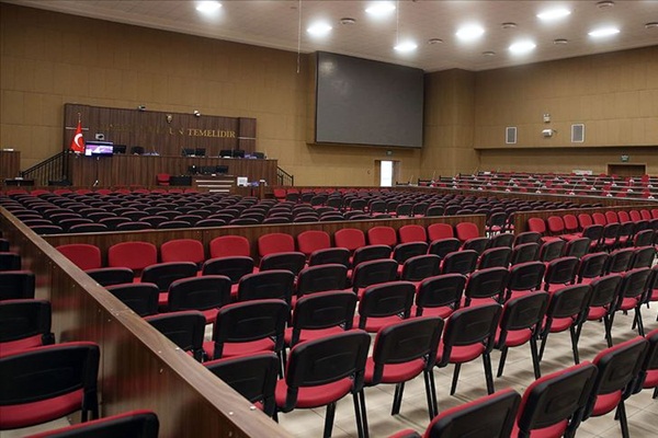 FETÖ sanıkları yargılanıyor