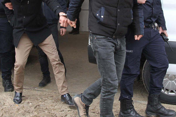 İstanbul'da bin adrese eş zamanlı asayiş operasyonu