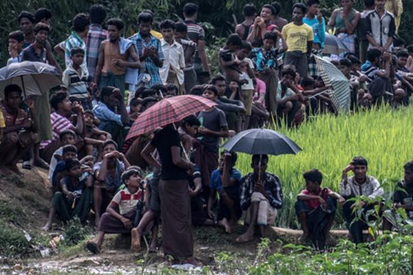 Myanmar, Arakanlı mülteci kamplarına üst düzey heyet gönderecek