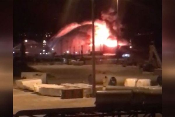 Aliağa'da gemi yangını