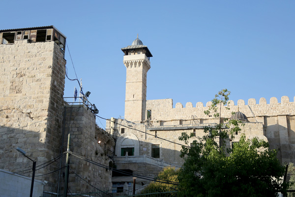 İsrail Harem-i İbrahim Camisinde 294 defa ezanı yasakladı