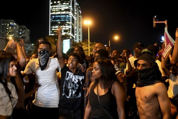 İsrail'de ırkçılığa isyan eden Etiyopyalı Yahudiler polisle çatıştı