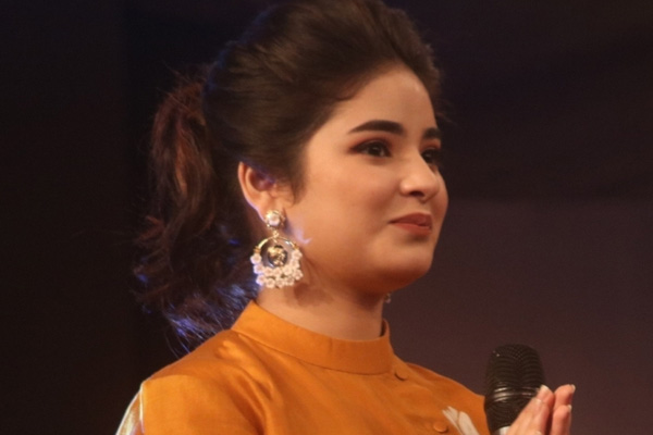 Bollywood'un Müslüman aktristi Zaira Wasim oyunculuğu bıraktı
