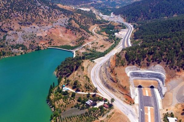 Dağlar delindi bölgeler birbirine tünelle bağlandı