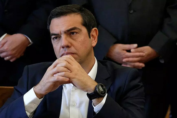 Yunanistan'da Çipras'ın koltuğu sallanıyor