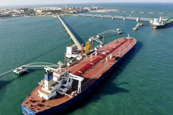 'Riyad yönetimi İran tankerinin çıkışına izin vermiyor'