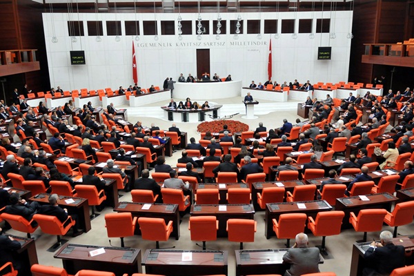 Sporda şiddeti önleme yasası Meclis’te kabul edildi