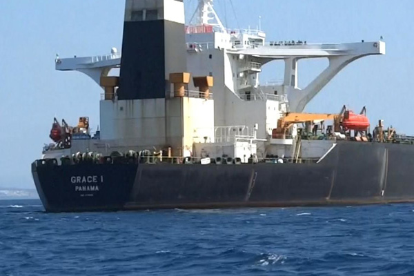 Rusya'dan İngiltere'ye ''İran tankeri'' tepkisi