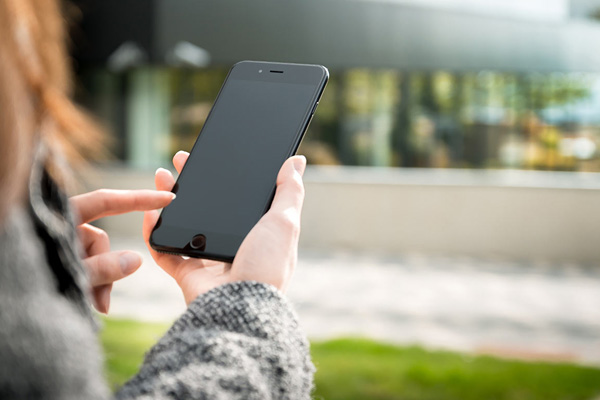 Irak'ta bakanlık çalışanlarına akıllı telefon yasağı