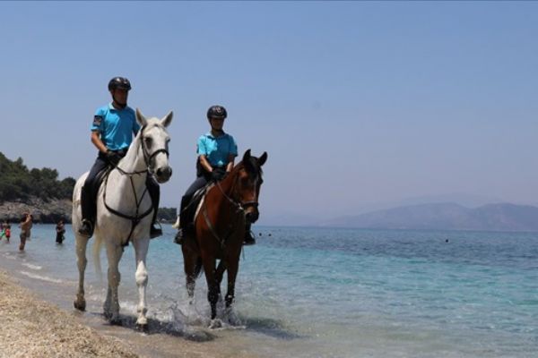 Milli parkın güvenliği atlı timlere emanet