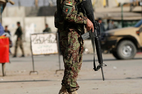 Afganistan'da istihbarat binasına bombalı saldırı