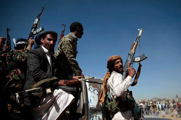 Açlığın kol gezdiği Yemen'de Husiler, Hizbullah'a destek için para topladı