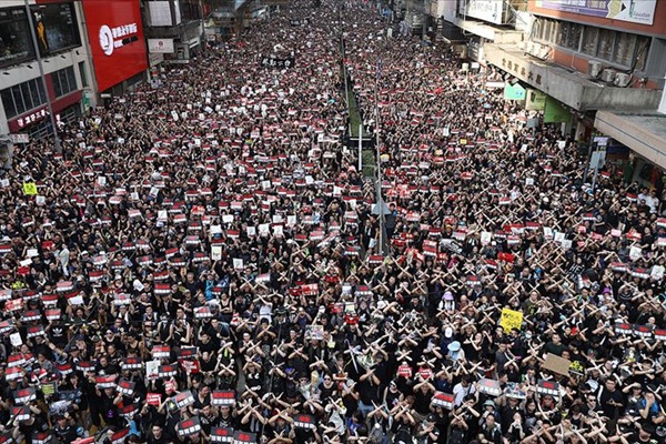 Hong Kong’daki protestolarda 6 gözaltı