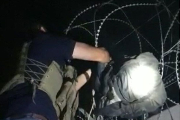 Suriye sınırından Türkiye'ye atılan patlayıcı tellere takıldı