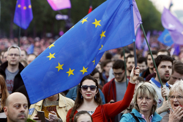 AB'nin nüfusu 1 milyon kişi oldu