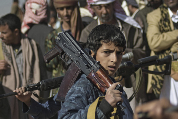 'Husiler 30 binden fazla çocuğu silah altına aldı'