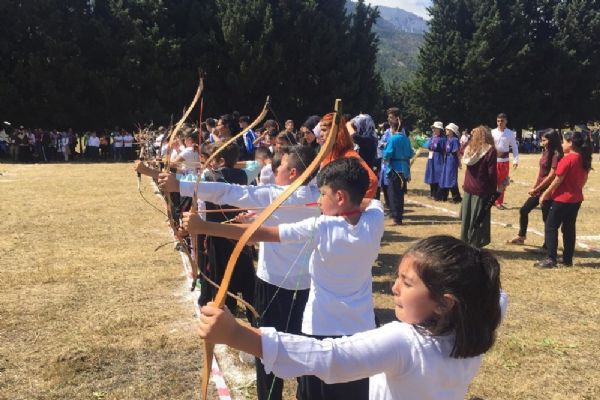 Pozantı'da 18 Yaş Altı Okçuluk Şampiyonası