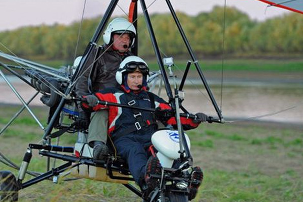 Putin'e uçmayı öğretmişti: Helikopter kazasında öldü