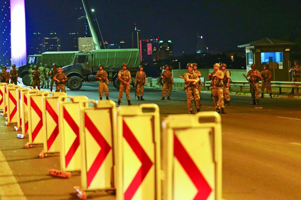 15 Temmuz'da köprüdeki darbecilerin cezası onandı