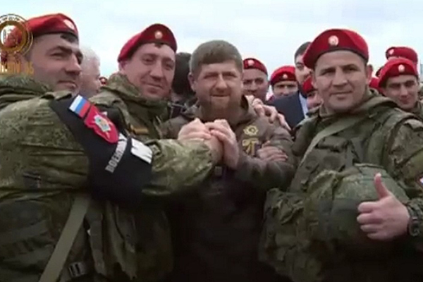 Suriye’de Rus askerleri koruyan 300 kişilik Çeçen askeri polisi, ülkesine döndü